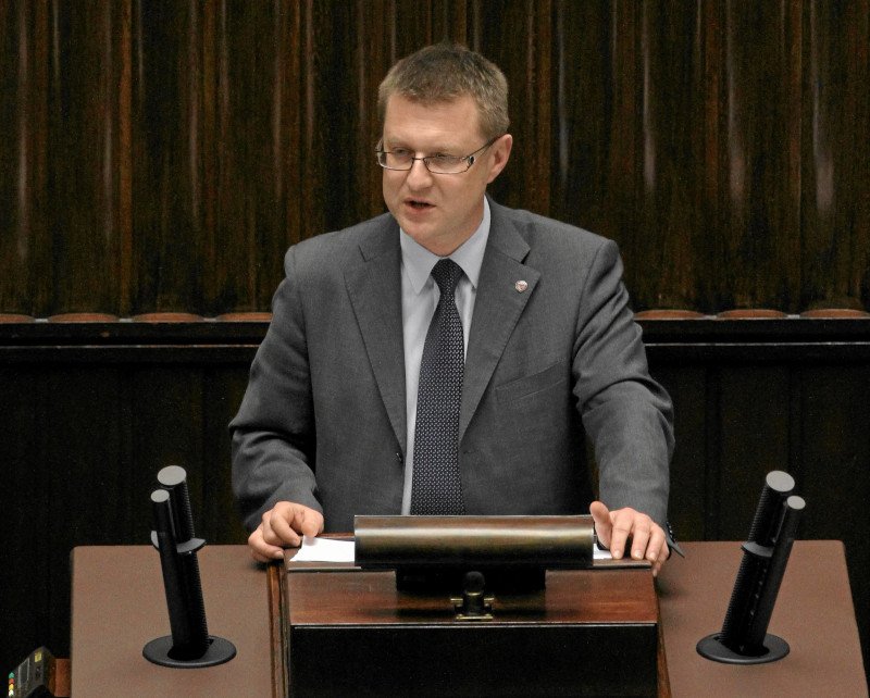 Onet informuje, że Dunin potwierdził, iż ma koronawirusa. Senator Artur Dunin z Koalicji Obywatelskiej miał w rozmowie z Onetem potwierdzić, że wykryto u niego koronawirusa.