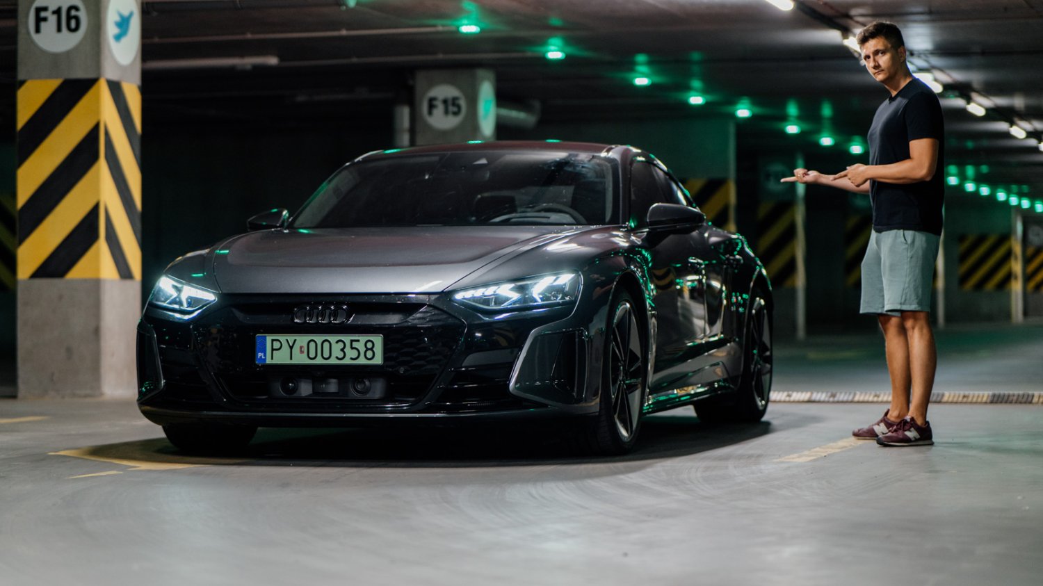 Audi RS e-tron GT jest godnym rywalem dla Porsche Taycana.