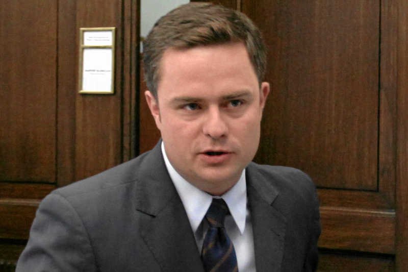 Adam Hofman sam sobie przelewał spore kwoty pieniędzy, choć miał wtedy zazwyczaj debet na koncie. Jego zeznania w tej sprawie były niespójne