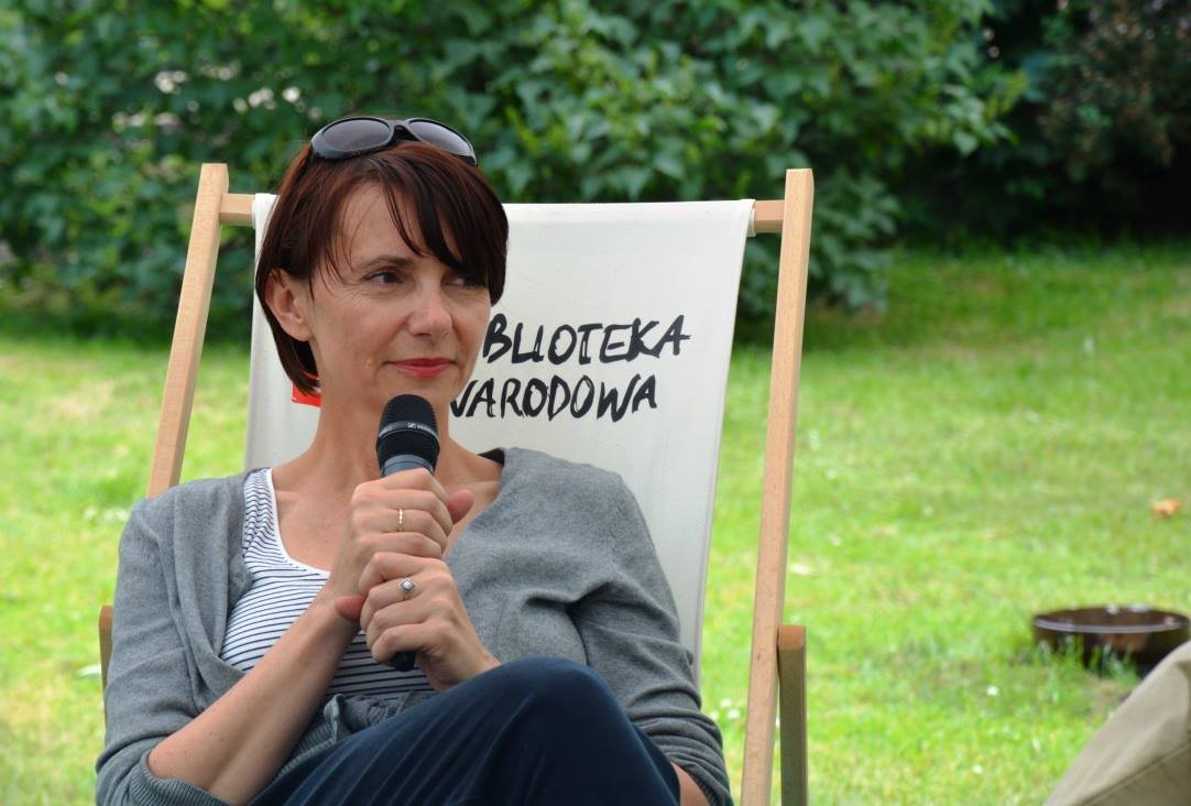 Zanim zaczęła pisać kryminały, Marta Guzowska pracowała jako archeolożka.