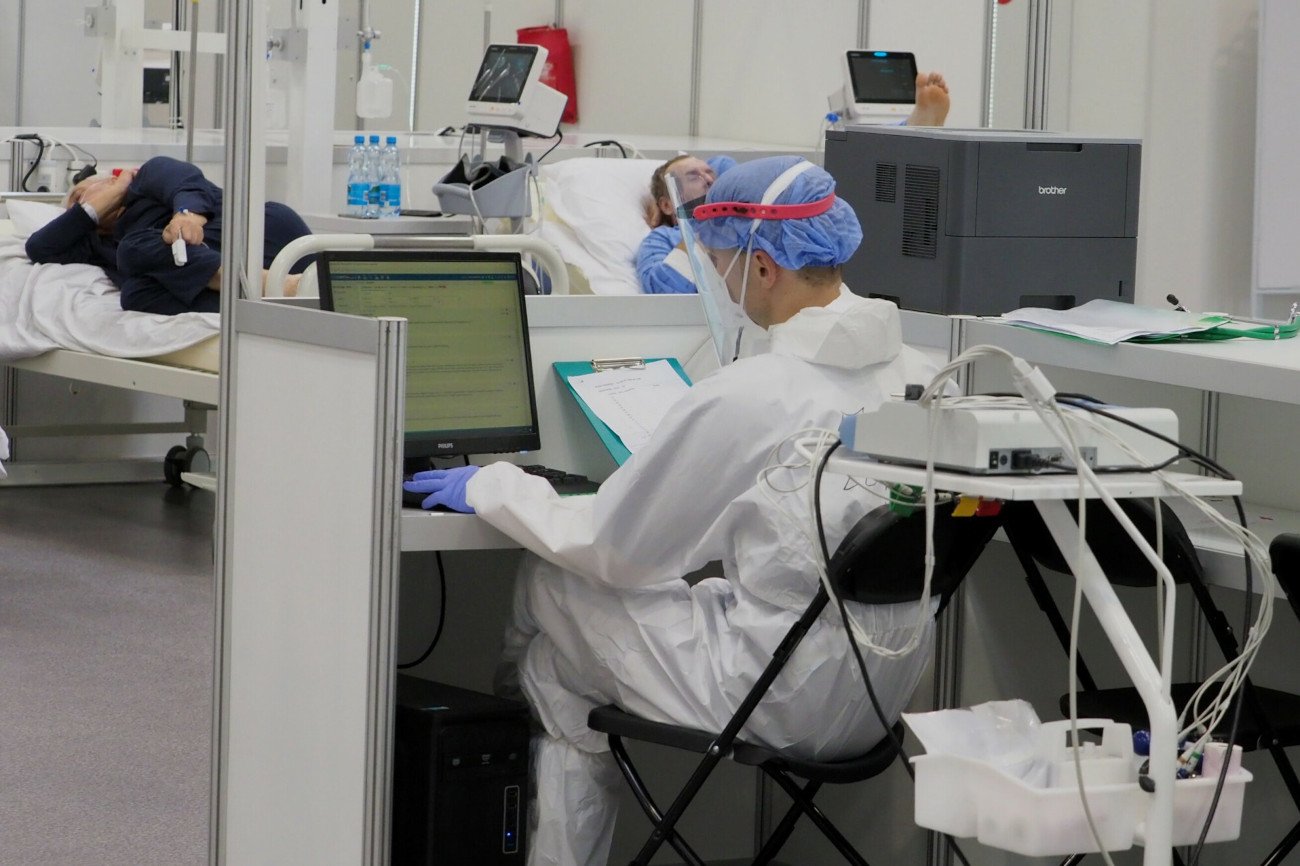 Ile zakażeń koronawirusem? Raport z 24 października