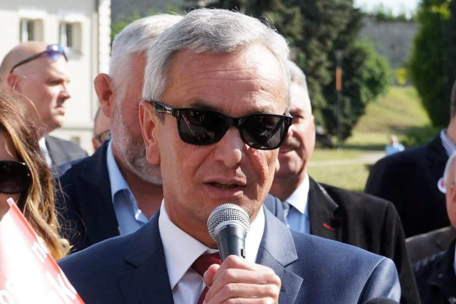 Radio RMF FM twierdzi, że w oświadczeniu majątkowym Andrzeja Biernata (PO) wykryto "poważne nieprawidłowości"