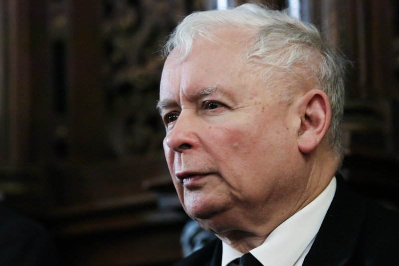 Jarosław Kaczyński znajdował się w bardzo ciężkim stanie, gdy trafiał do szpitala.