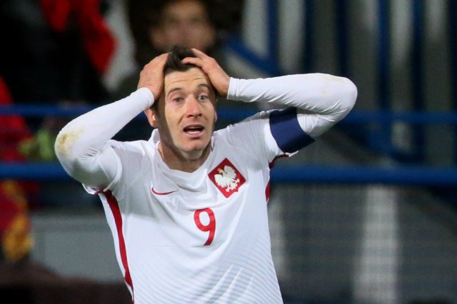 Oszust w dzielnicy Poznania Piątkowie zapłacił stuzłotówką z Robertem Lewandowskim.