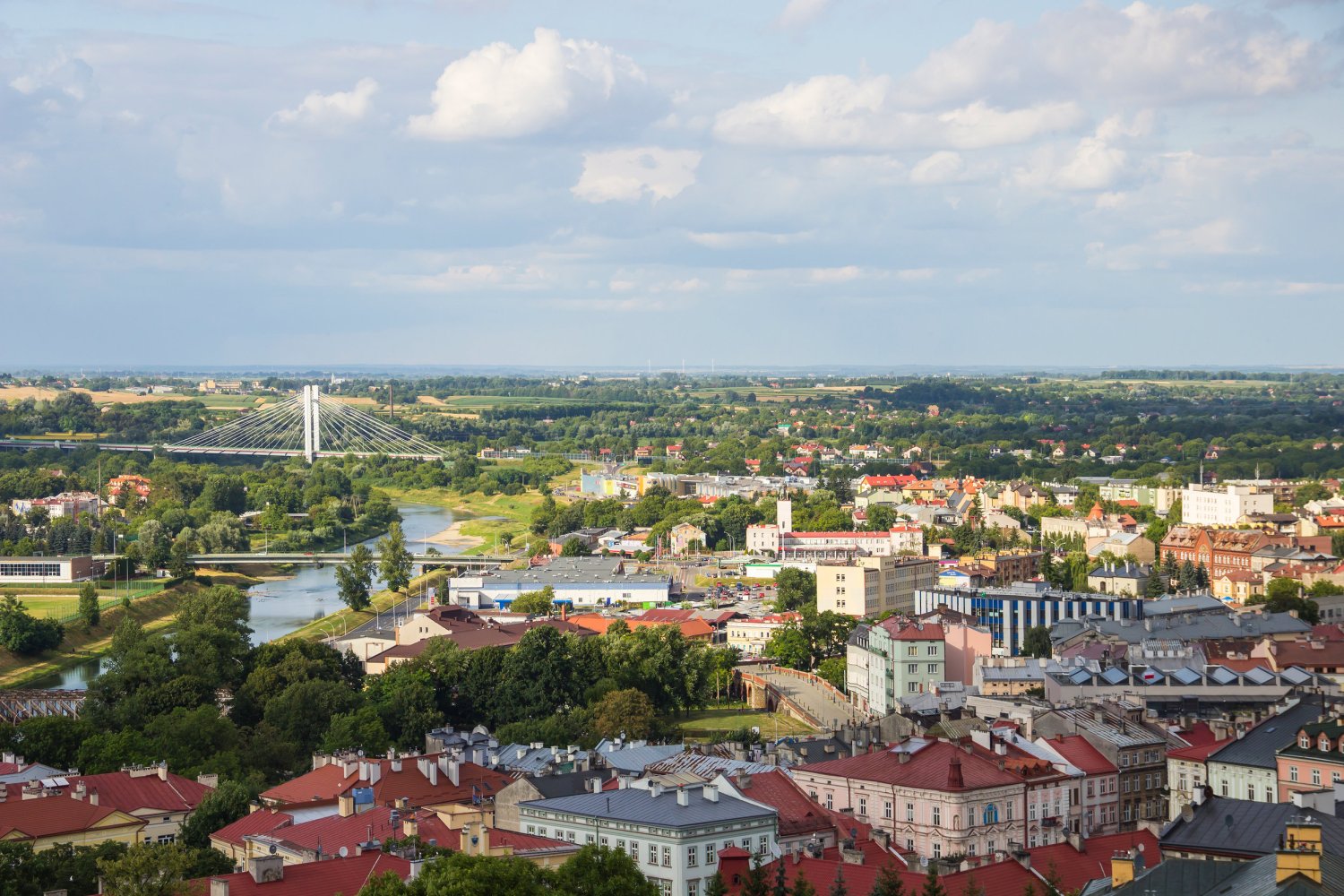W dniach 20-22 września 2021 w Katowicach odbędzie się XIII Europejski Kongres Gospodarczy. Program wydarzenia przewiduje ponad 100 paneli. Jeden z nich ("Miasto dla klimatu. Idea zielonego miasta") będzie poświęcony przygotowaniom polskich miast do zmian