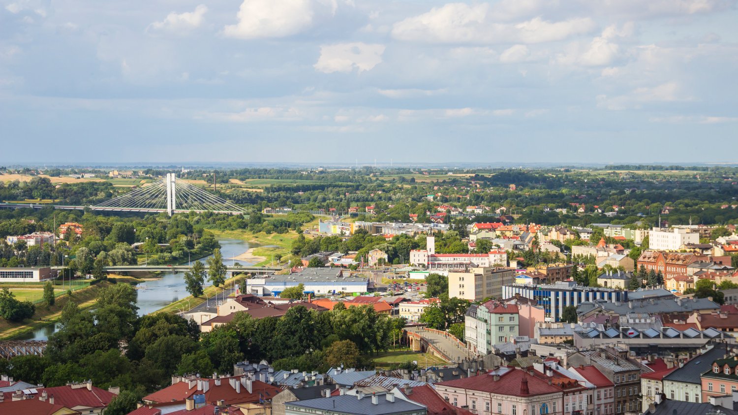 W dniach 20-22 września 2021 w Katowicach odbędzie się XIII Europejski Kongres Gospodarczy. Program wydarzenia przewiduje ponad 100 paneli. Jeden z nich ("Miasto dla klimatu. Idea zielonego miasta") będzie poświęcony przygotowaniom polskich miast do zmian