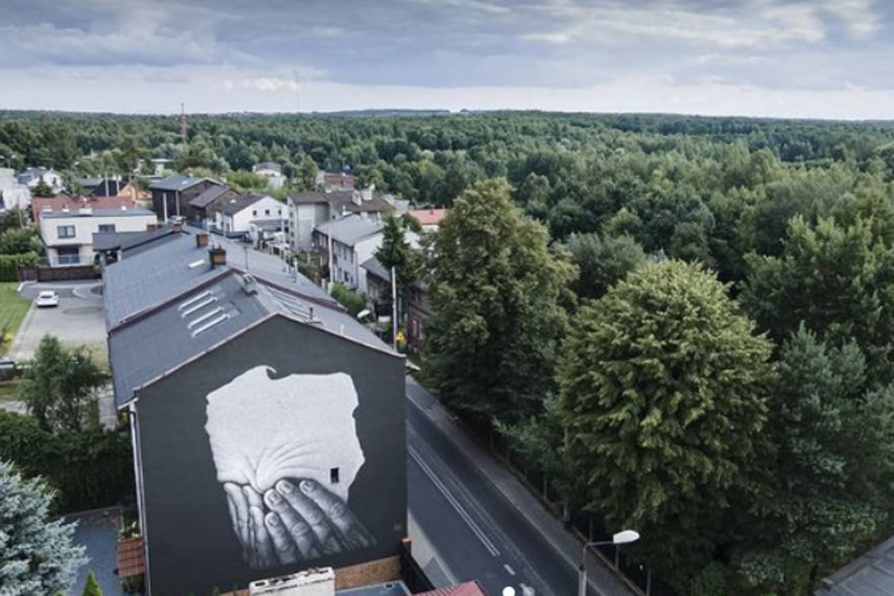 Od kilku dni w Mysłowicach można podziwiać piękny mural autorstwa Krzysztofa Grzondziela pod tytułem "Polska płacząca".