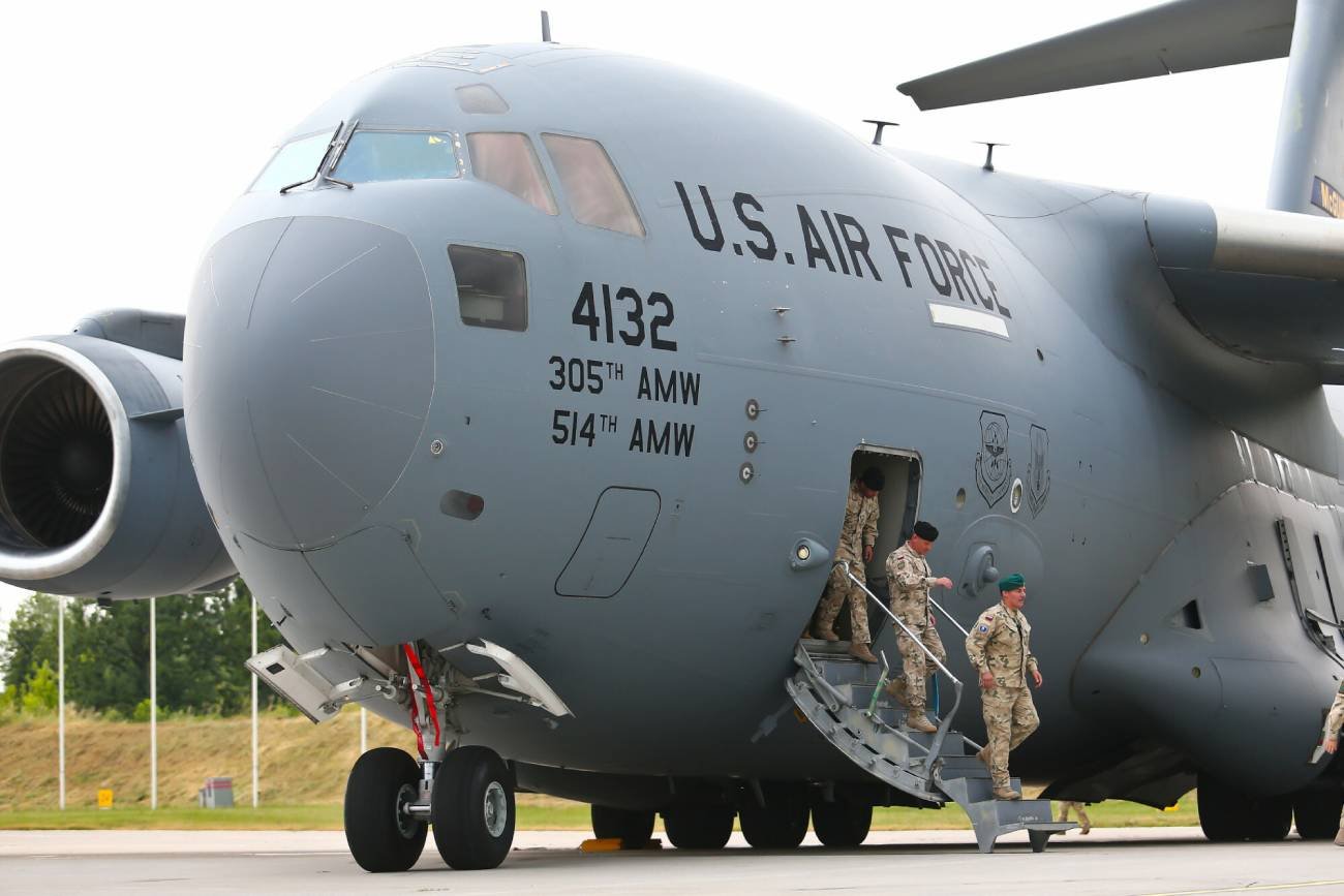 Federalna Administracja Lotnictwa zezwoliła na to, by samoloty cywilne przeprowadziły ewakuację w Afganistanie. (zdjęcie ilustracyjne)