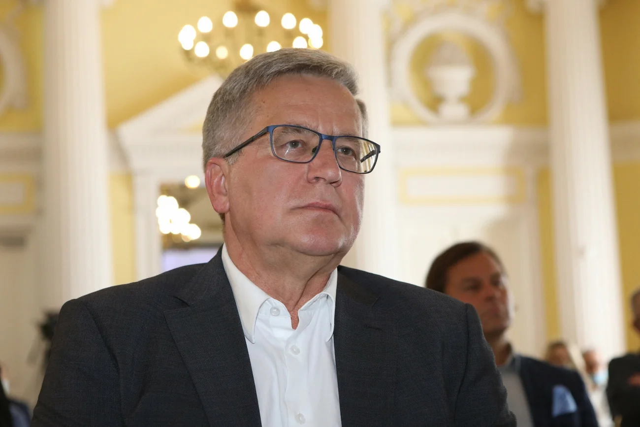 Komorowski dosadnie ocenił podejście Dudy do Lex TVN.