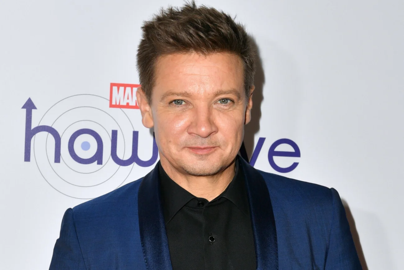 Jeremy Renner trafił w Sylwestra do szpitala. Jego stan jest "krytyczny, lecz stabilny". Jeremy Renner trafił w Sylwestra do szpitala. Jego stan jest "krytyczny, lecz stabilny".