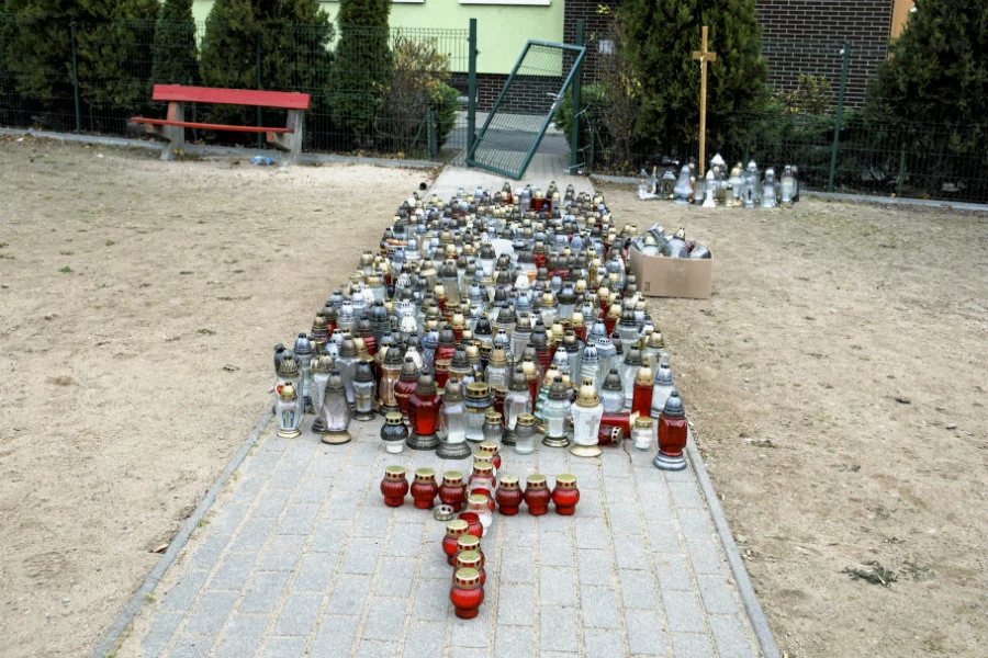 Na nagraniach z pościgu policji za 21-letnim Adamem nie widać momentu śmiertelnego postrzelenia. Tak twierdzą rozmówcy TVN24.pl znający kulisy śledztwa.