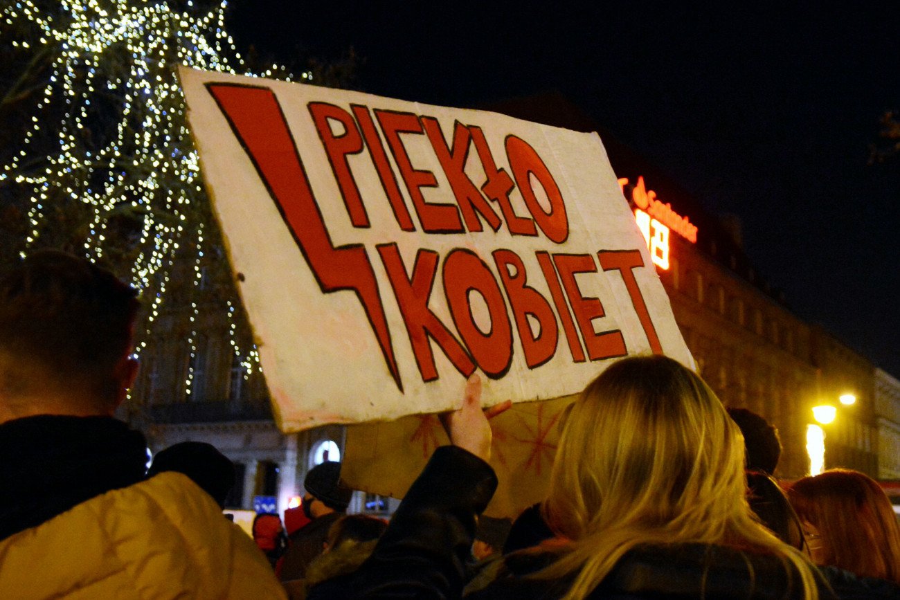 Liczba legalnych aborcji w Polsce drastycznie zmalała. Są dane na rok 2021.