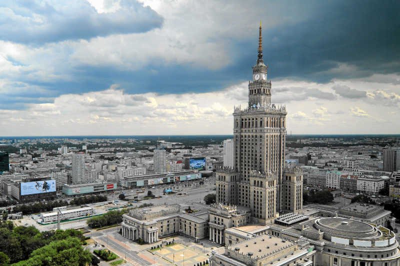 Paweł Dunin-Wąsowicz twierdzi, że dzisiaj "mityczni prawdziwi warszawiacy" to potomkowie ludzi, którzy po wojnie przyjechali ze wsi do stolicy