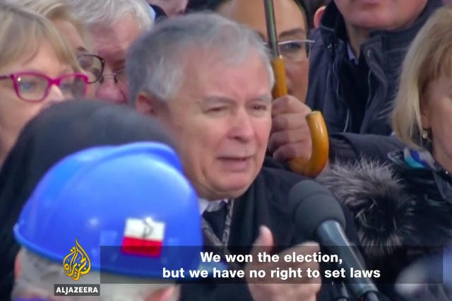 Jarosław Kaczyński przedstawiony jest jako człowiek, który nawołuje do nienawiści.