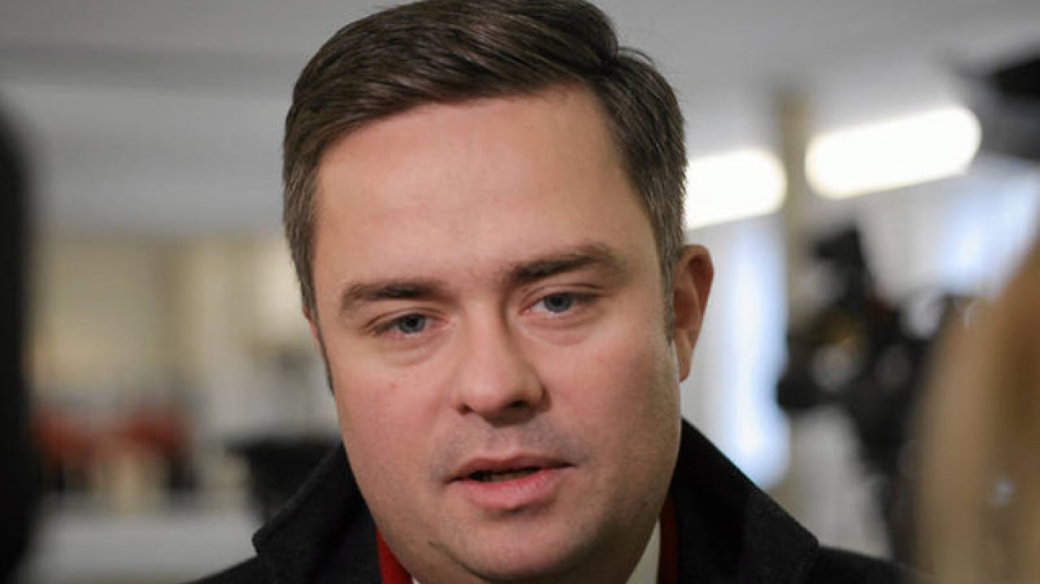 Po tzw. aferze madryckiej Hofman został wyrzucony z PiS.