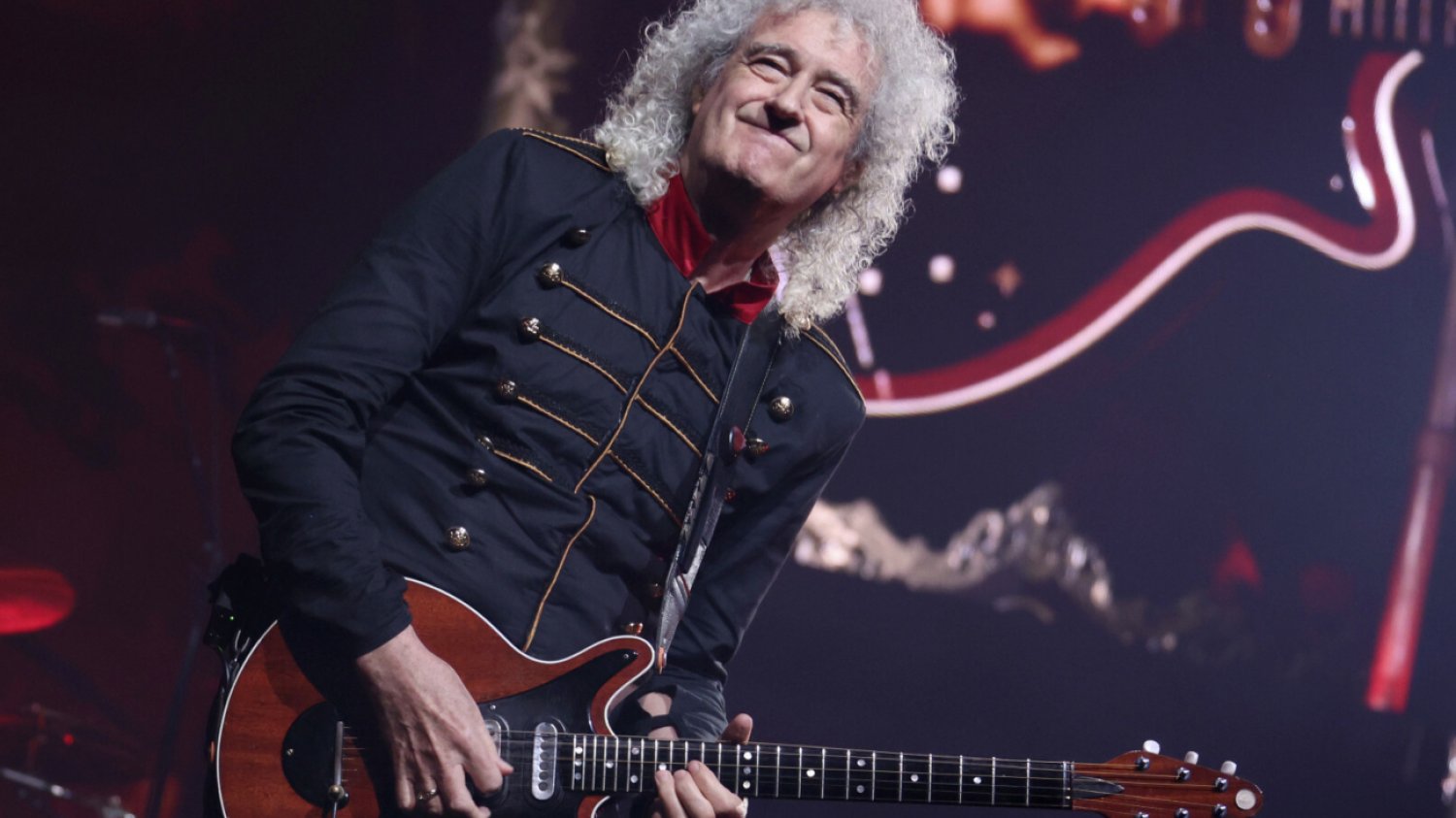 Brian May otrzymał tytuł szlachecki od króla Karola III.