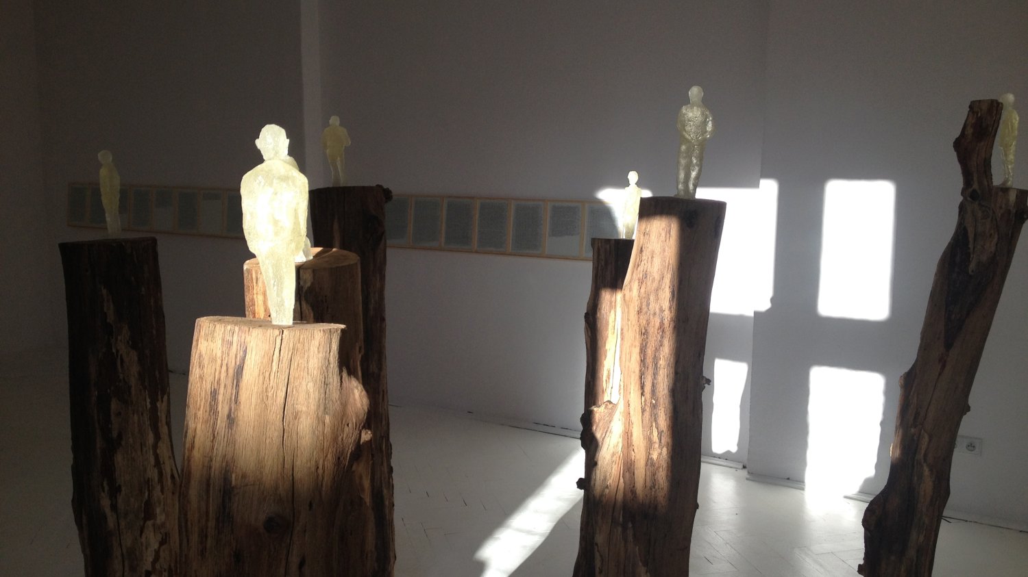 "SIEDMIU OJCÓW / SEVEN FATHERS", 2014
dąb, żywica epoksydowa, ołówek, bibułka / oak, epoxy resin, pensil, tissue paper