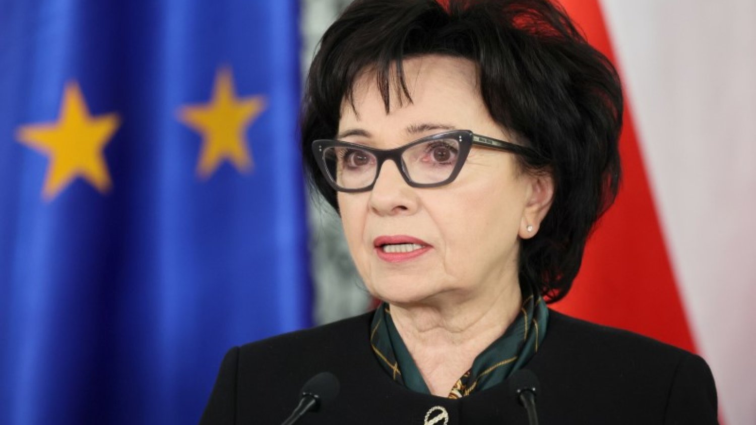 Marszałek Sejmu Elżbieta Witek zdecydowanie wypowiada się w sprawie swojego męża, od dwóch lat leżącego na OIOM-ie szpitala w Legnicy.