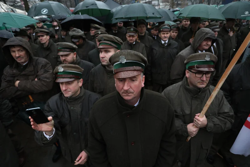 Już wiadomo, dlaczego leśnicy z Białowieży tak bronili ministra Jana Szyszkę. Ujawniono ich zarobki.
