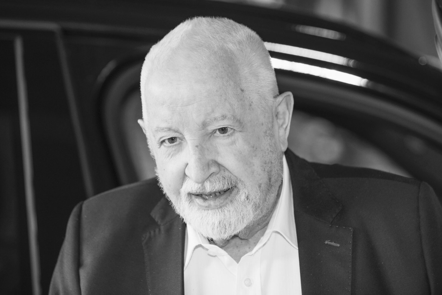 Reżyser miał na koncie m.in. takie filmy, jak "Zaklęte rewiry", "Lekcja martwego języka" czy "C.K. Dezerterzy".