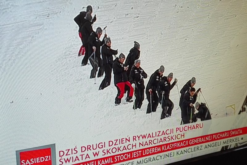 Wszyscy mówią o WOŚP, TVP Info stawia na ubijaczy śniegu w Wiśle.