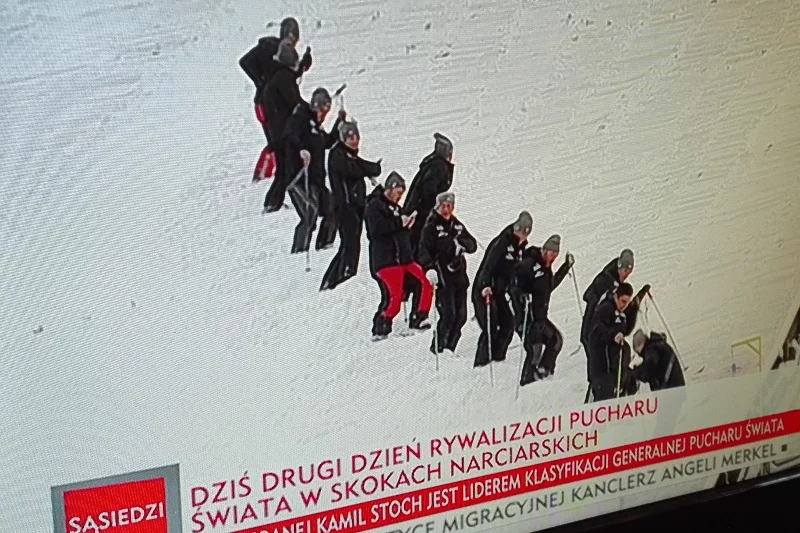 Wszyscy mówią o WOŚP, TVP Info stawia na ubijaczy śniegu w Wiśle.