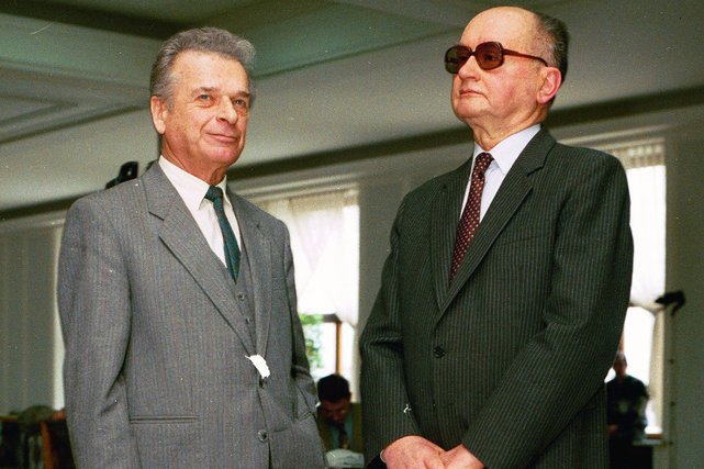 Jeszcze niedawno gen. Kiszczak był kojarzony jako jeden z architektów stanu wojennego. Teraz ma szansę zostać zapamiętany, jako ten, kto ujawniał prawdę...