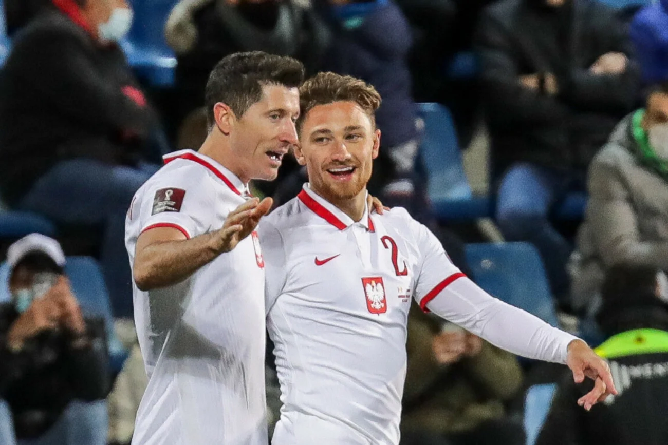 Robert Lewandowski podczas zgrupowania reprezentacji Polski pogadał dłużej z naszym nowym kadrowiczem z Anglii.
