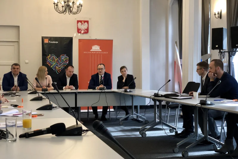 W siedzibie Rzecznika Praw Obywatelskich zaprezentowano raport z EU Kids Online Polska 2018, badań dotyczących zachowania dzieci i młodzieży w internecie z naciskiem na zjawisko cyberprzemocy