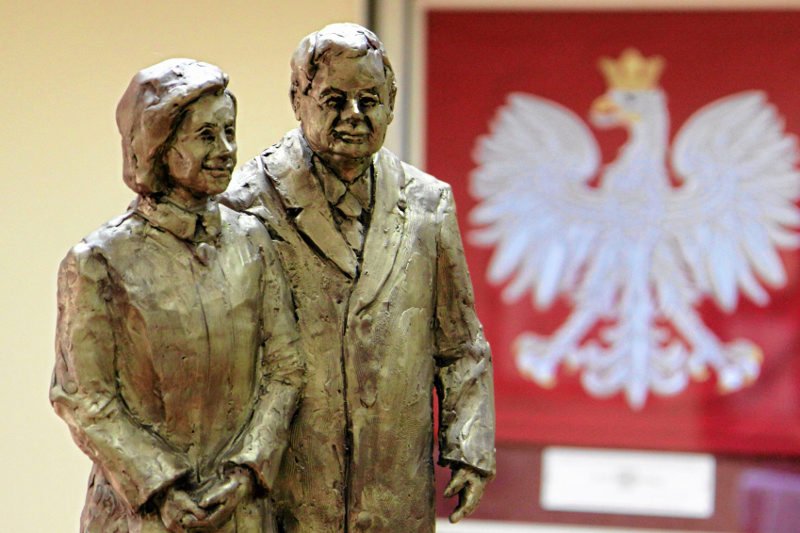 W Dębicy stanie pomnik Lecha Kaczyńskiego (na zdjęciu projekt pomnika z Radomia)