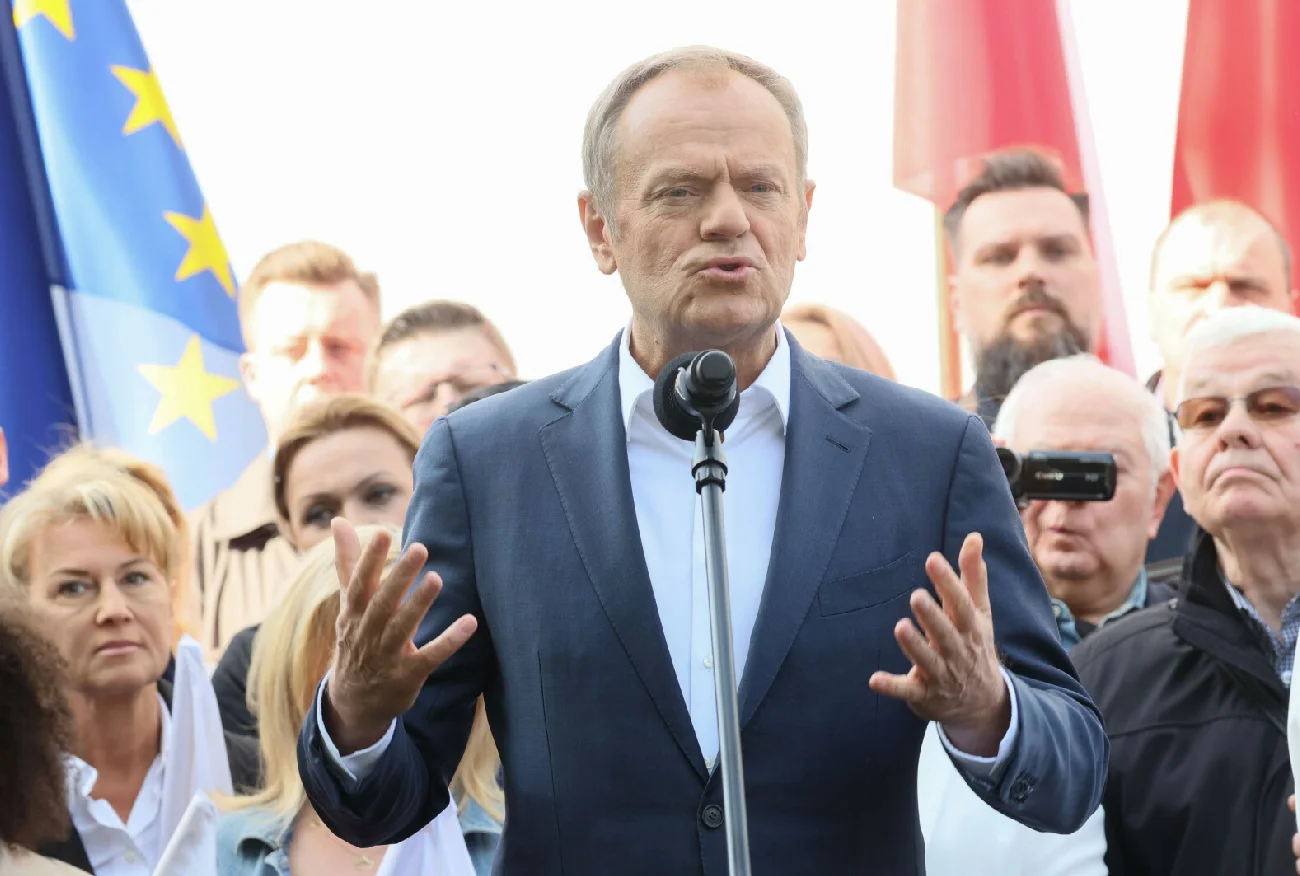 Sondaż. Tak Polacy oceniają Donalda Tuska i Mateusza Morawieckiego.