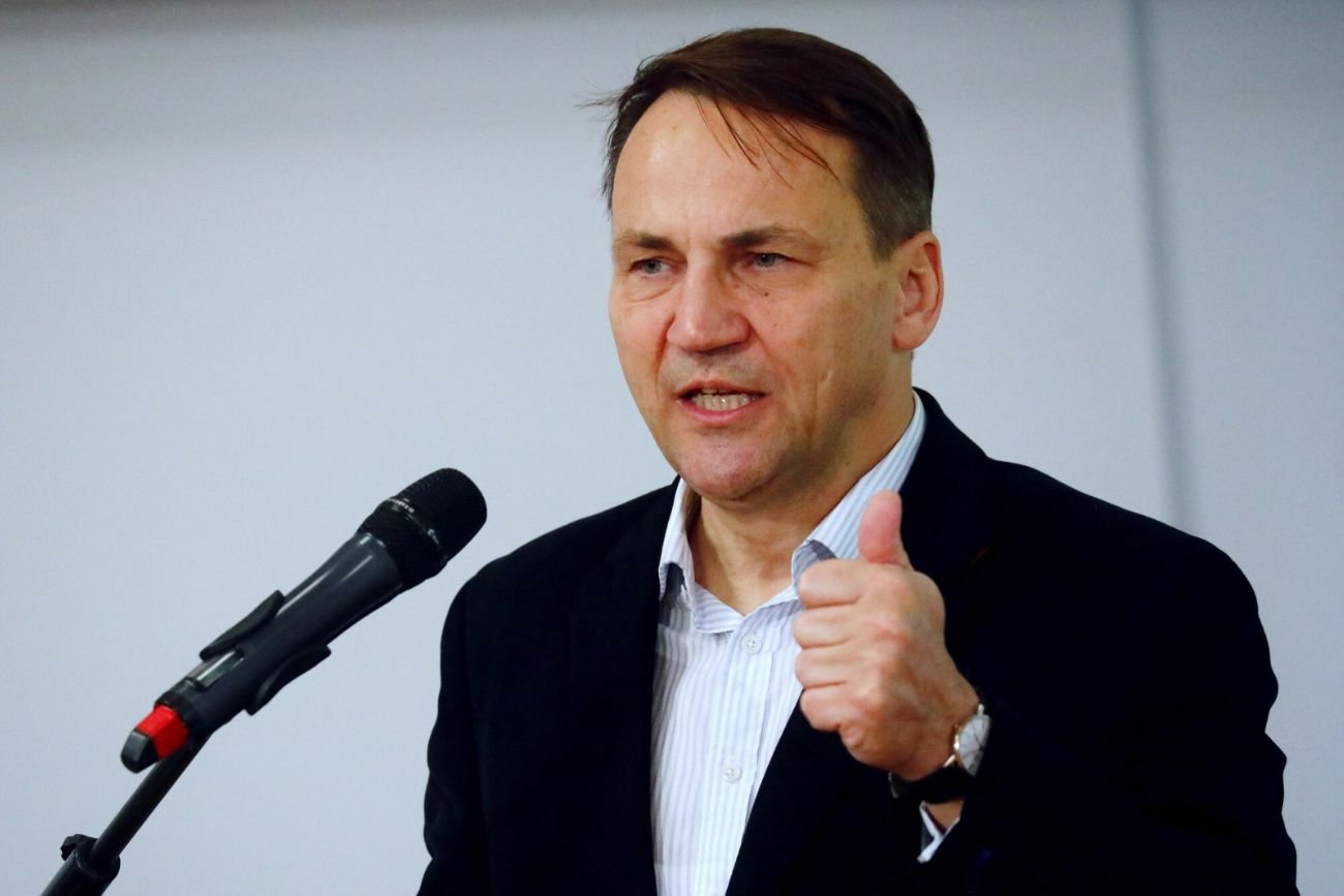 Radosław Sikorski zgłosił sprawę anonimu z groźbami na policję.