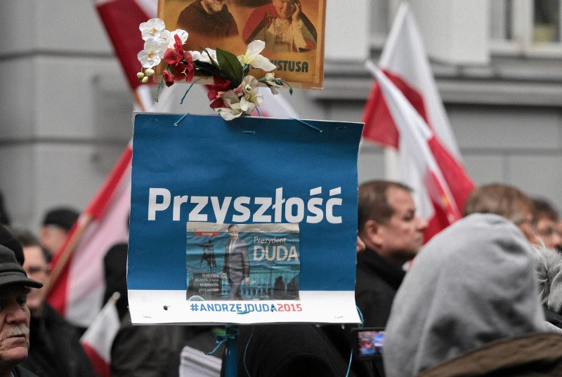 Skończmy biadolić o emigracji "przez PiS". Znacie kogoś, kto już wyjechał?