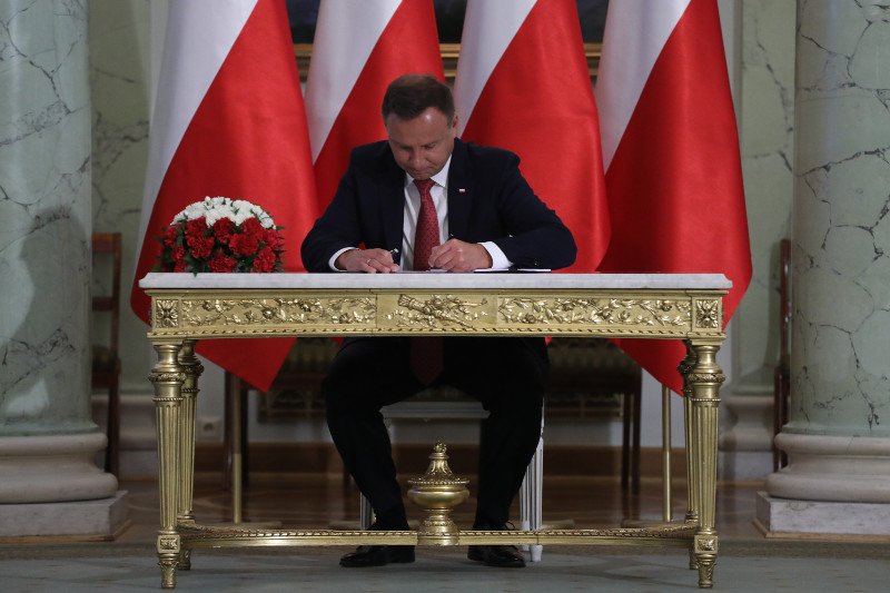 Prezydent Andrzej Duda podpisał ustawę ws. cen prądu w roku 2019.