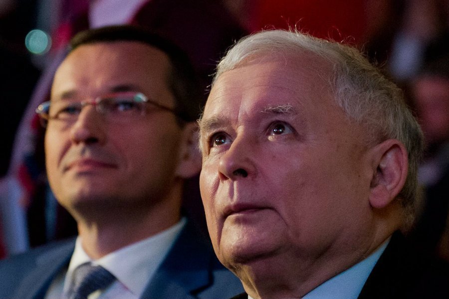 Mateusz Morawiecki udał się z przedświąteczną wizytą na ulicę Nowogrodzką.