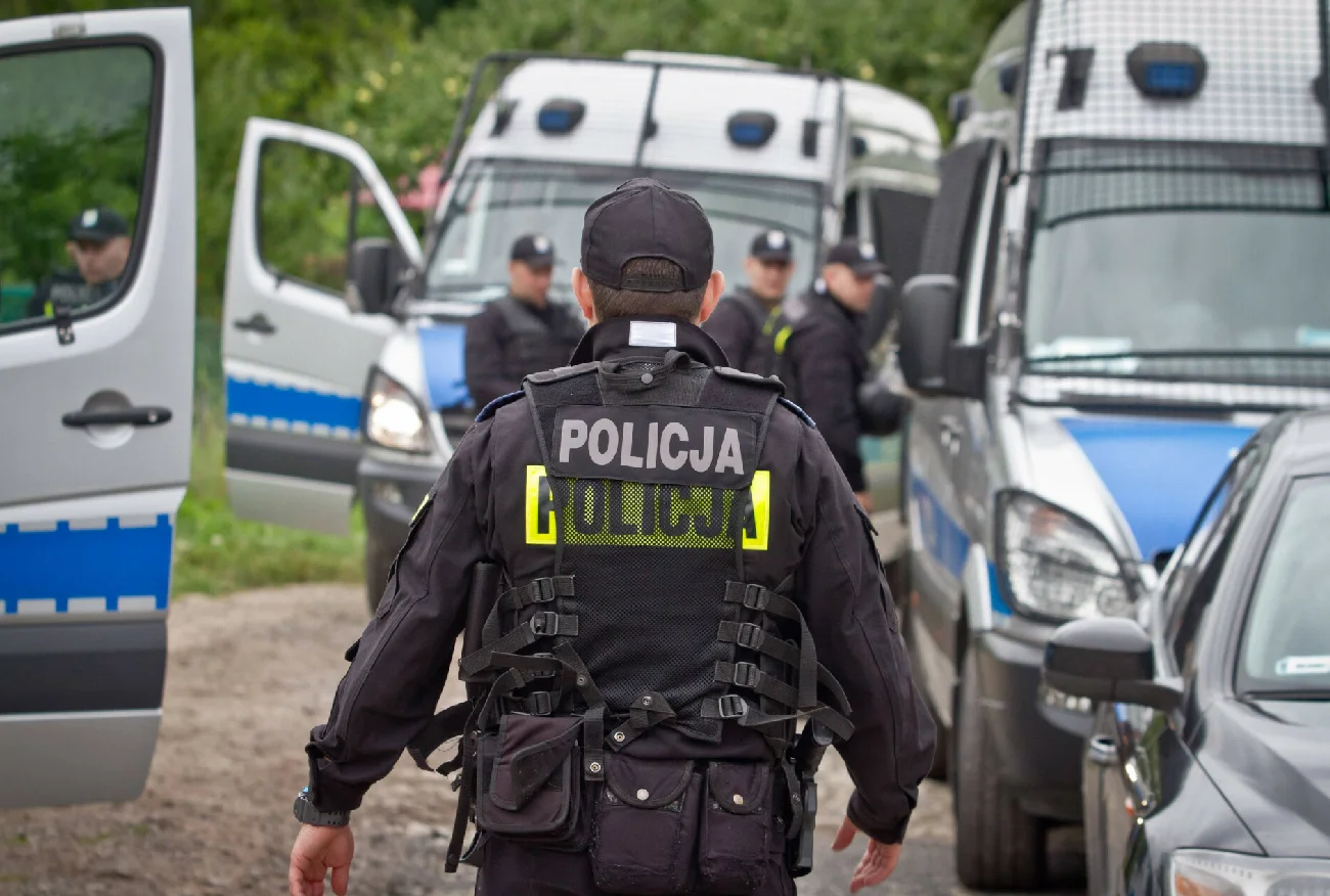 Kiełpin pod Warszawą. Służby odkryły dwa ciała w domu jednorodzinnym