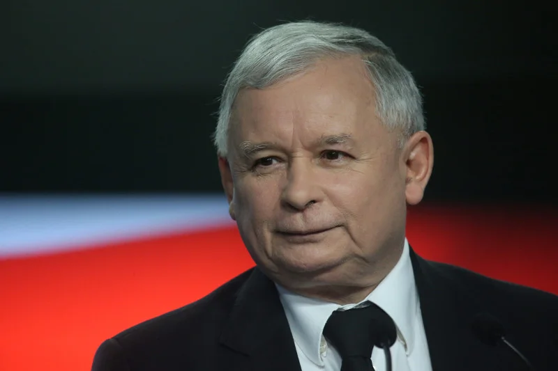 Prawo i Sprawiedliwość ociepla wizerunek prezesa Kaczyńskiego. Powraca do starych (i sprawdzonych) metod z kampanii 2010 r.
