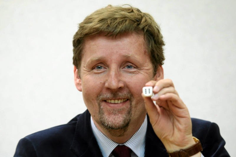 Marek Migalski czuje się wykluczony ze środowiska naukowego.