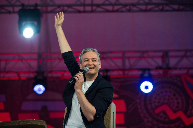 Zarówno radni PO, jak i radni PiS, krytykują Roberta Biedronia za udział w Przystanku Woodstock. Prezydent Słupska się broni.