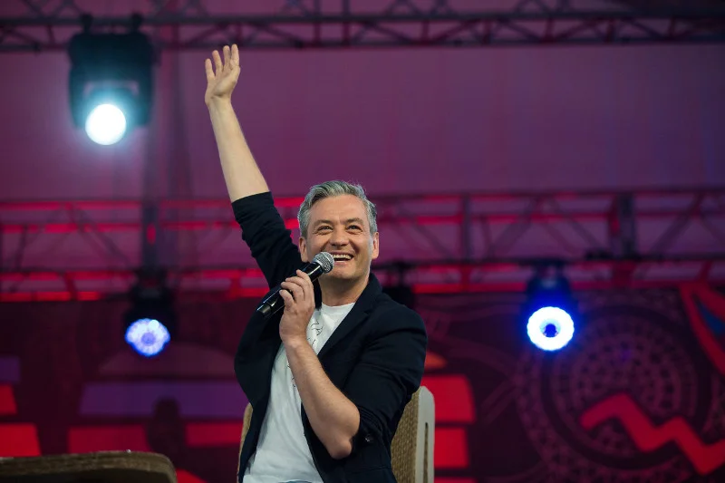 Zarówno radni PO, jak i radni PiS, krytykują Roberta Biedronia za udział w Przystanku Woodstock. Prezydent Słupska się broni.
