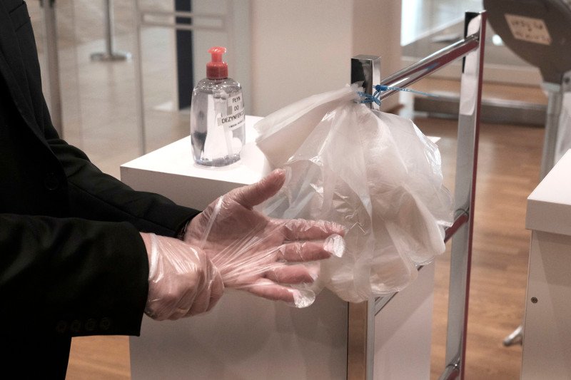 4 maja po kilkutygodniowej przerwie związanej z pandemią koronawirusa znów otwarto galerie handlowe.