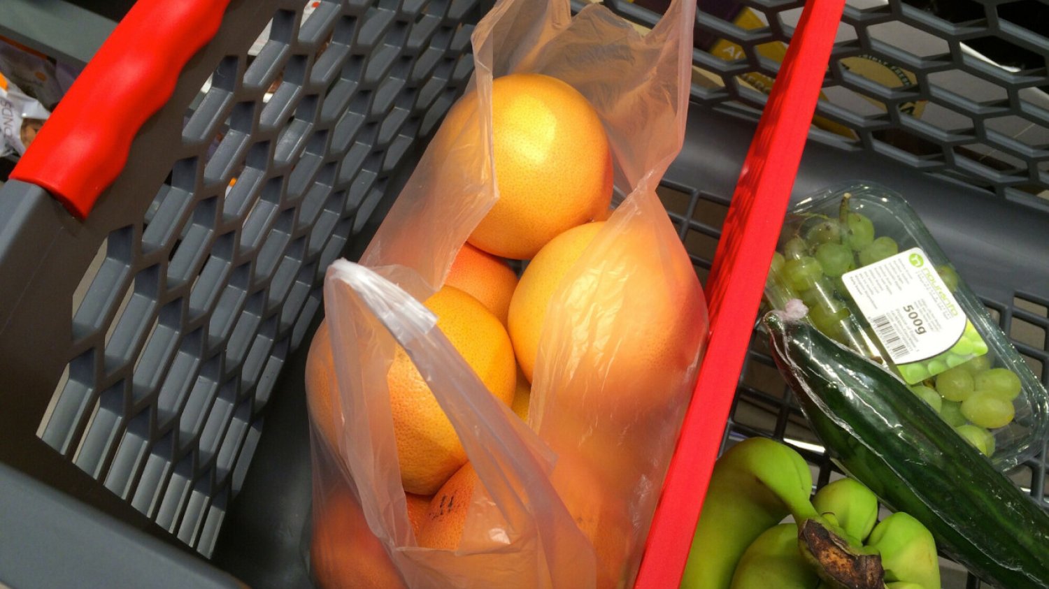 Pomarańcza na desce. Po czym poznać i jak wybrać dobre pomarańcze?