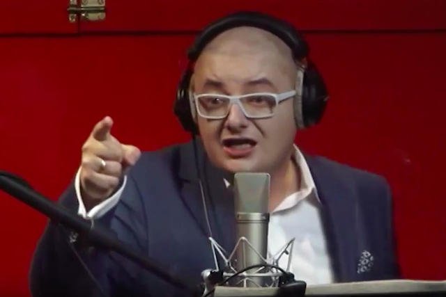 Michał Kamiński śpiewa "Ja nie pękam!".