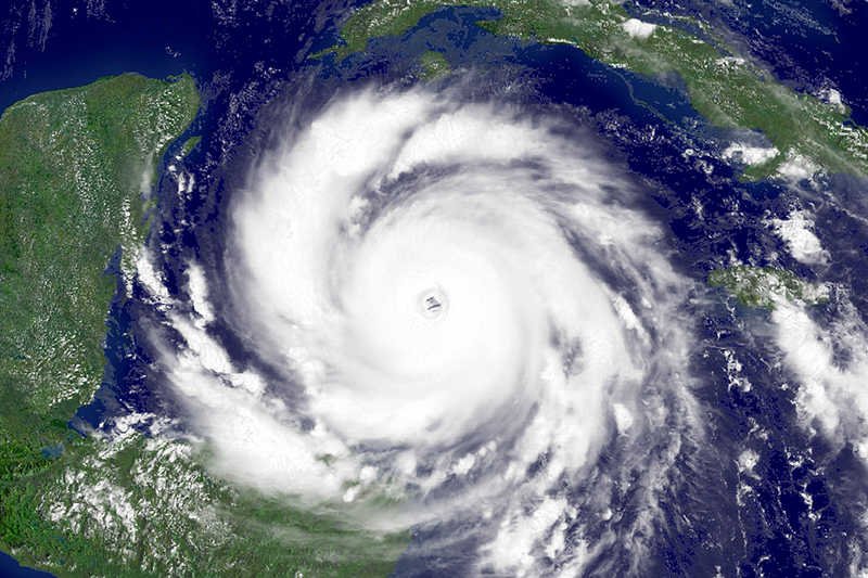 Huragan Dean w 2007 roku.