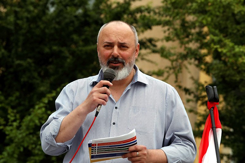 Sprawa "profesora" Roberta Kasprzyka mocno szkodzi wizerunkowi ruchu na rzecz JOW-ów.