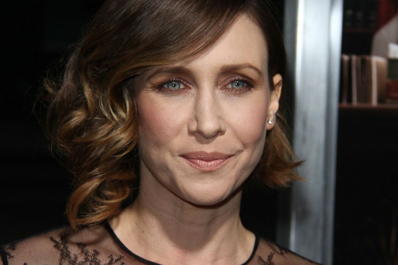Vera Farmiga to znana amerykańska aktorka, ukraińskiego pochodzenia.