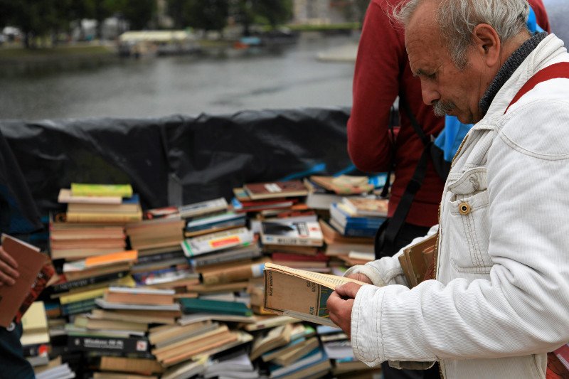 Nie każdy lubi czytać książki. To rodzaj tabu, z którym mole książkowe nie mogą się pogodzić.