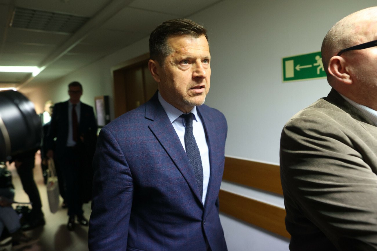 Cezary Kucharski zgodnie z przewidywaniami pojawił się w czwartkowe przedpołudnie w warszawskiej prokuraturze.