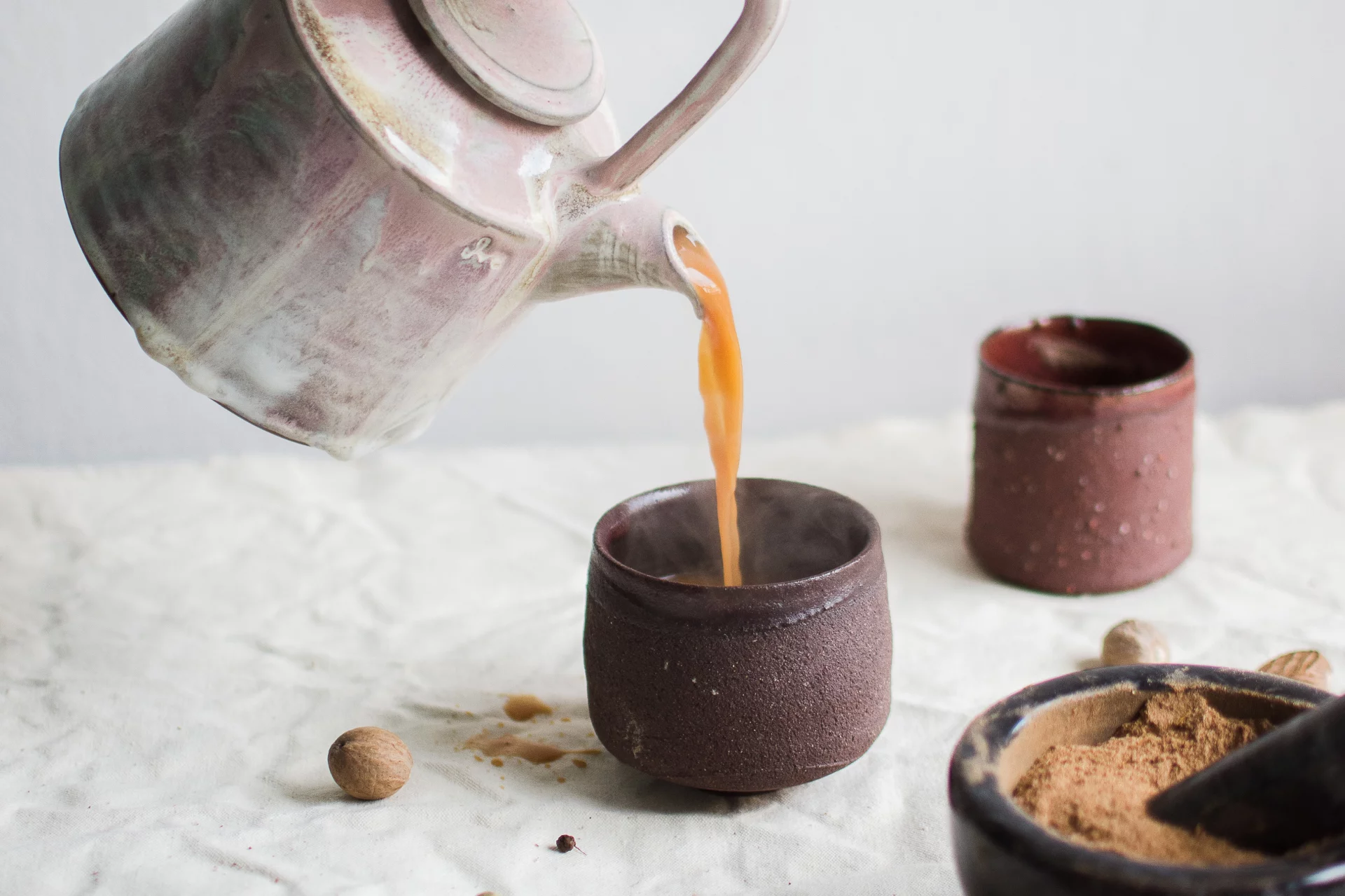 Chai wywodzi się z Azji i jest bardzo aromatycznym napojem.