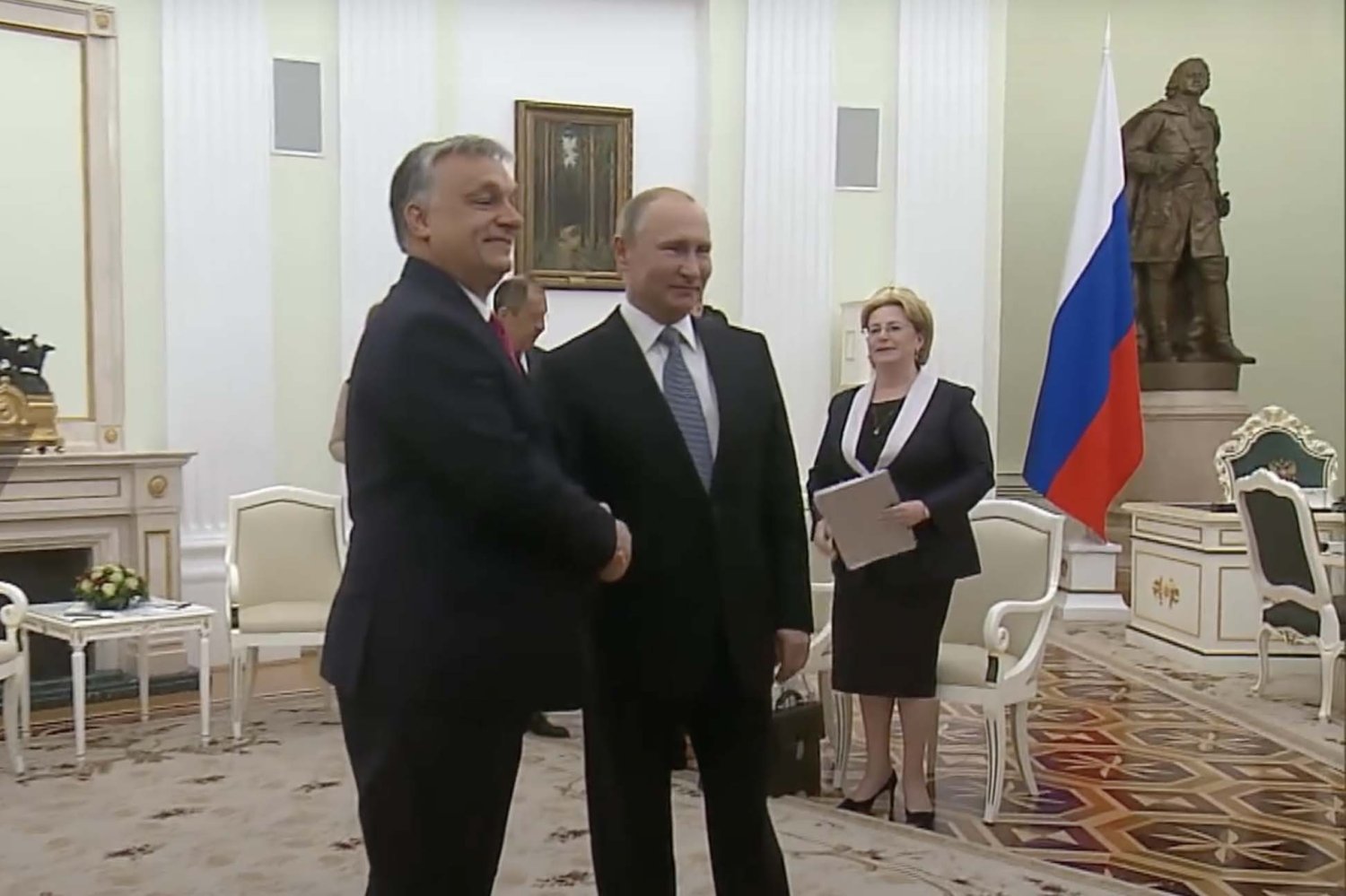 Węgry jako pierwszy kraj EU zaakceptowały rosyjską szczepionką Sputnik-V.